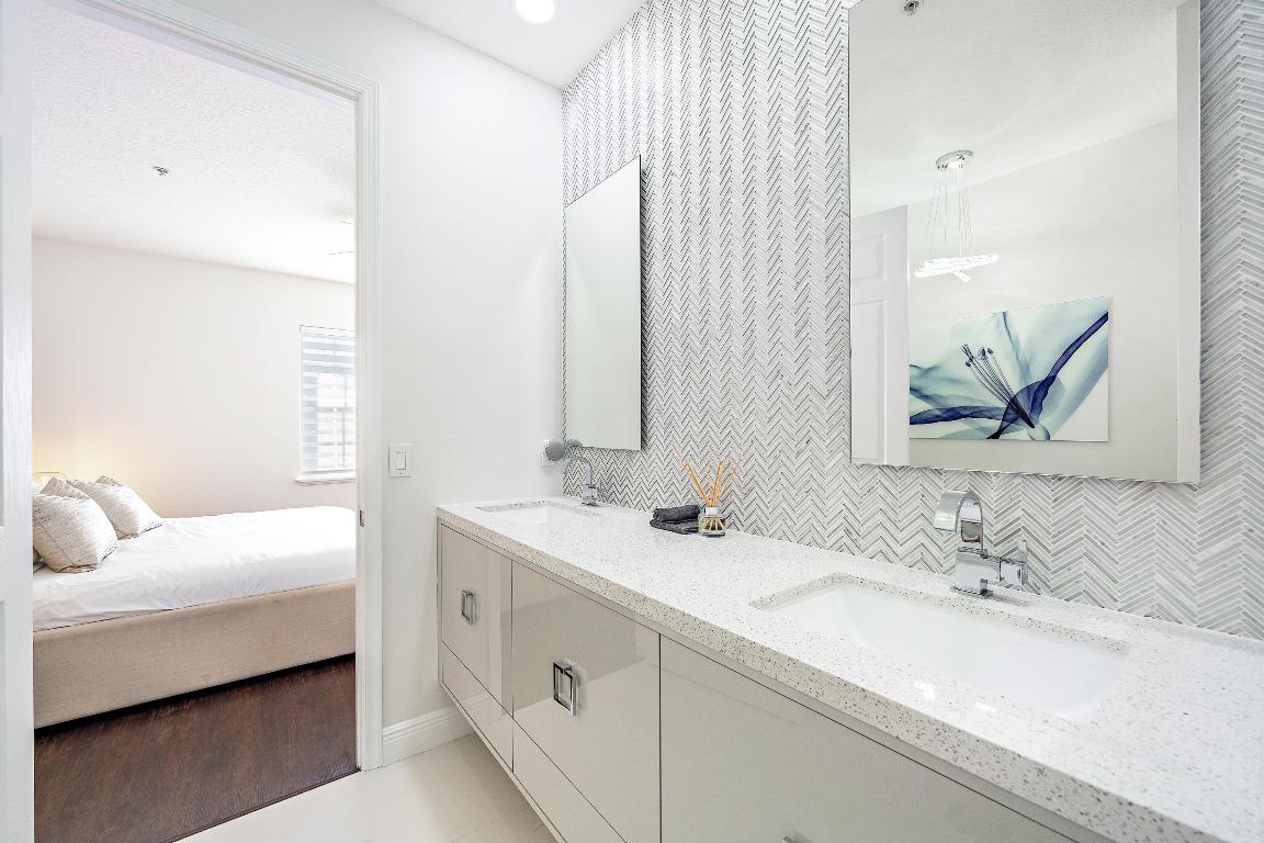 113 W Indian Crossing Circle