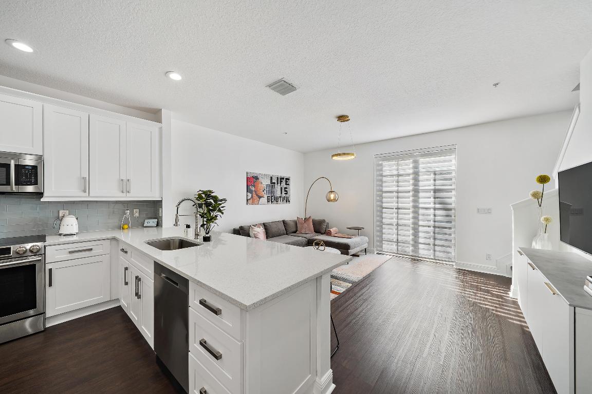 113 W Indian Crossing Circle