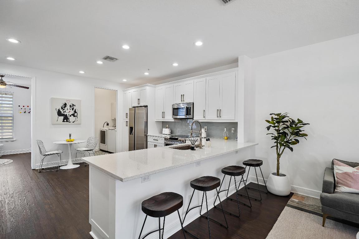 113 W Indian Crossing Circle