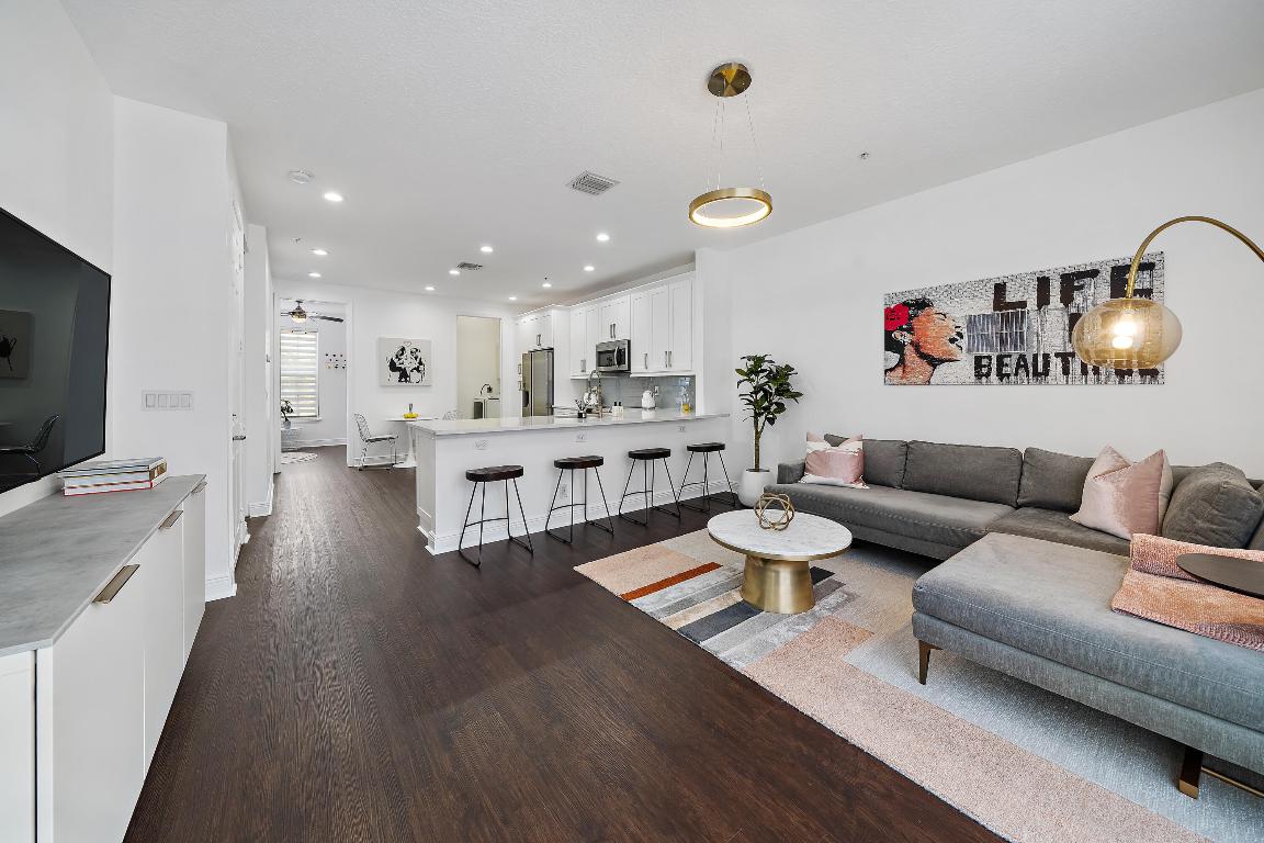 113 W Indian Crossing Circle