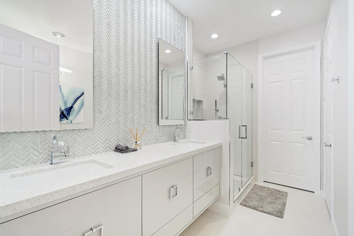 113 W Indian Crossing Circle