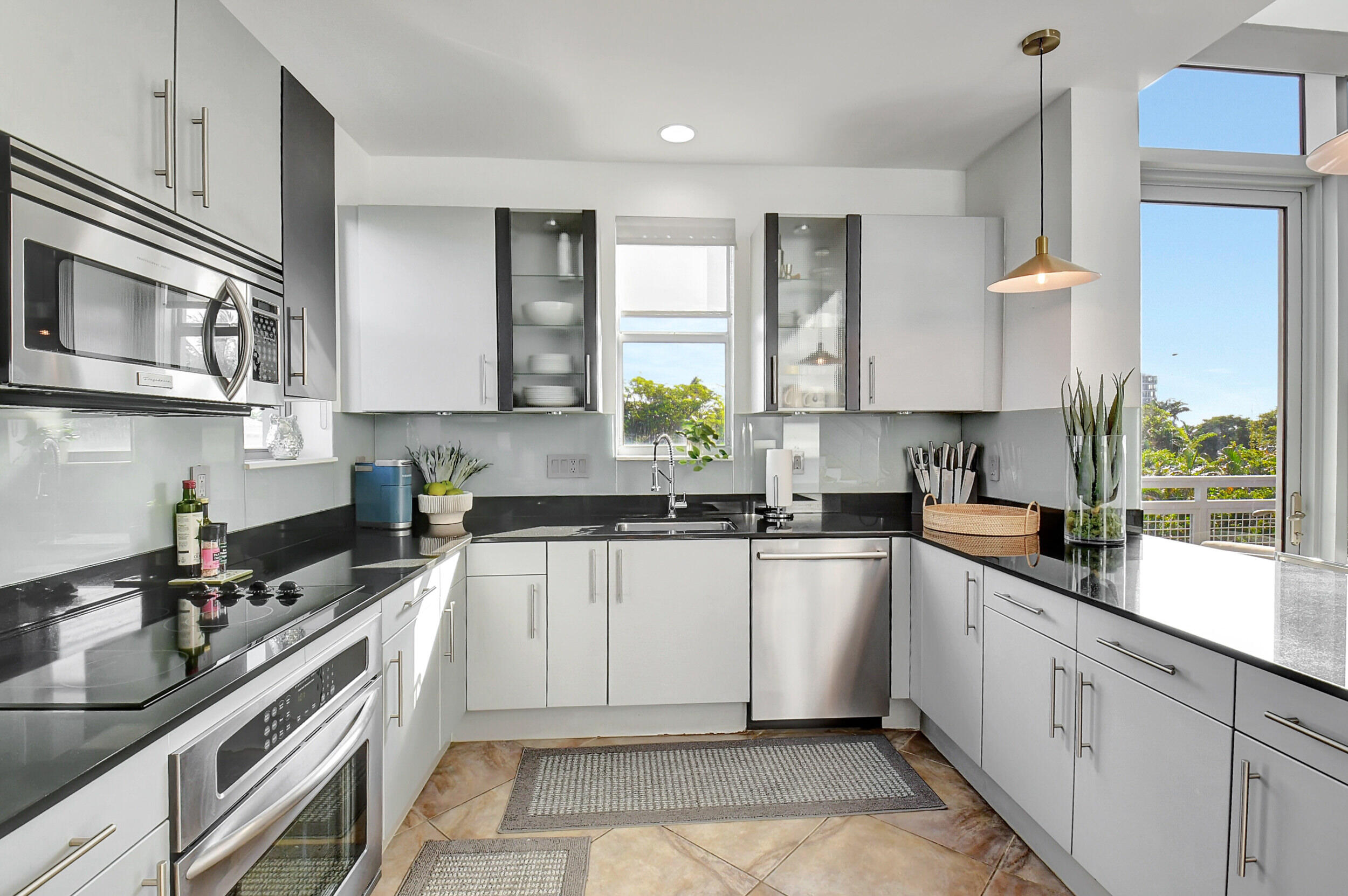 335 SE 6th Avenue 306, Delray Beach Unit: 306