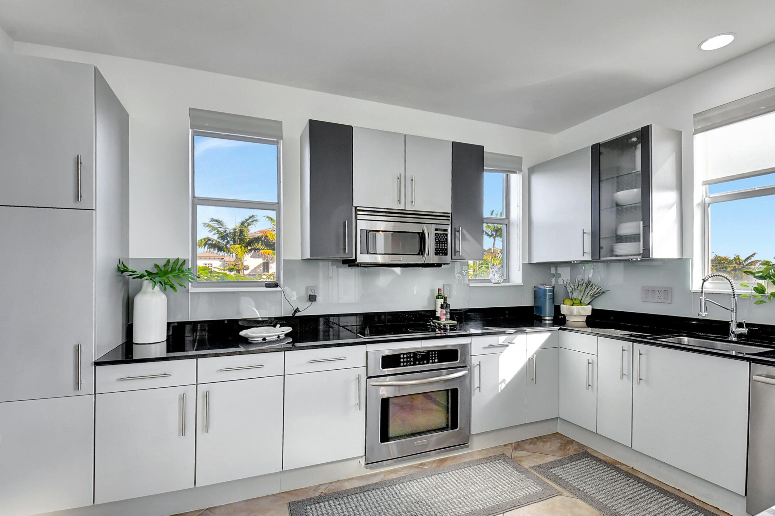 335 SE 6th Avenue 306, Delray Beach Unit: 306