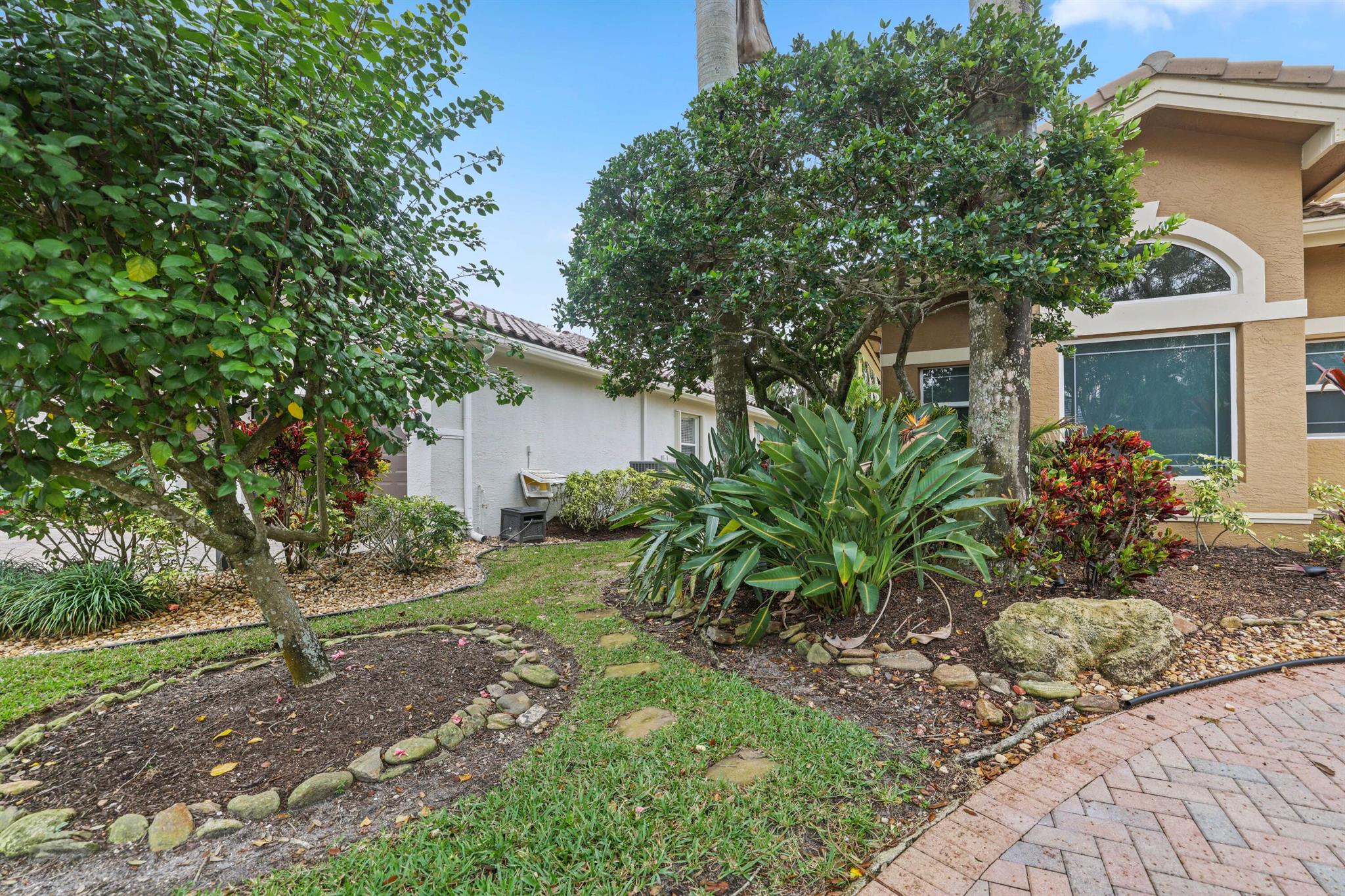 19450 Saturnia Lakes Drive