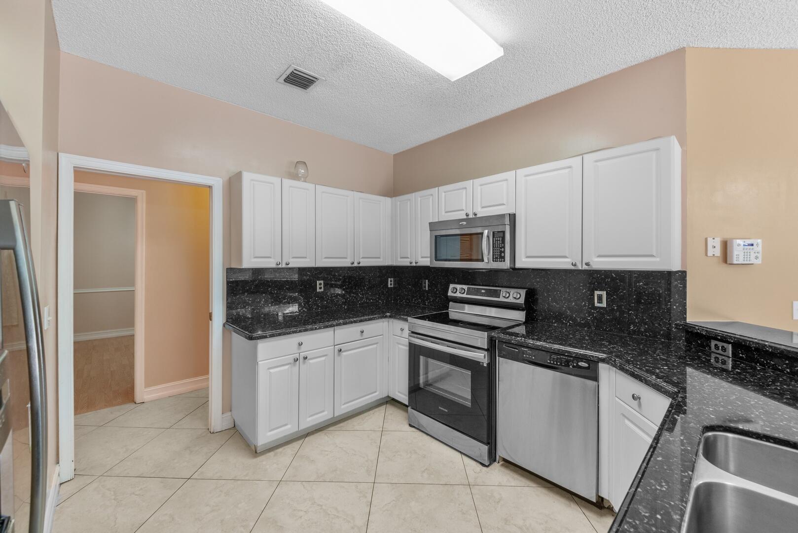 6400 NW 44th Avenue, Coconut Creek