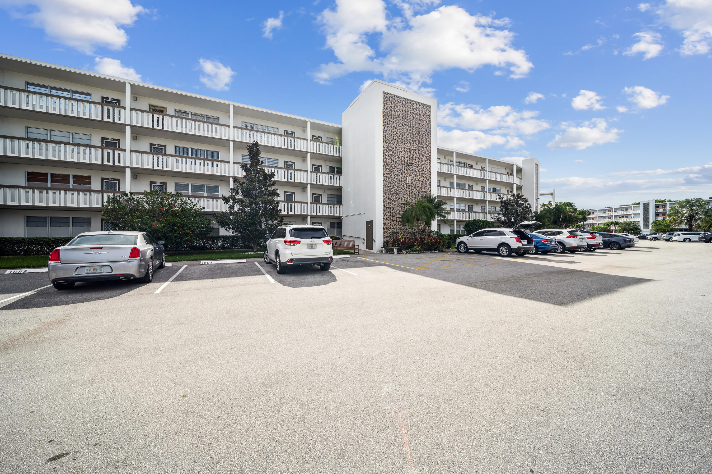 2089 Westbury H Unit: 2089