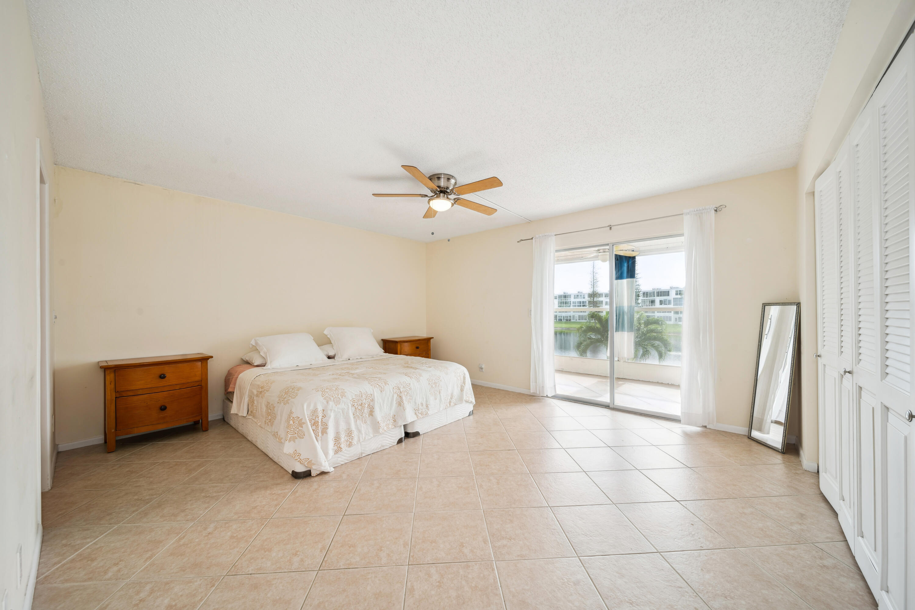 2089 Westbury H Unit: 2089