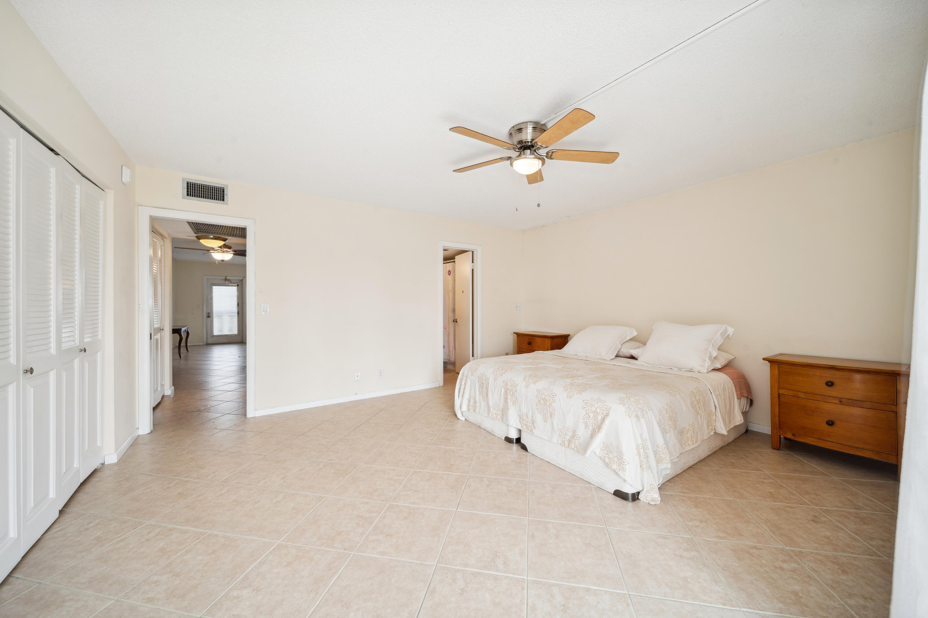 2089 Westbury H Unit: 2089