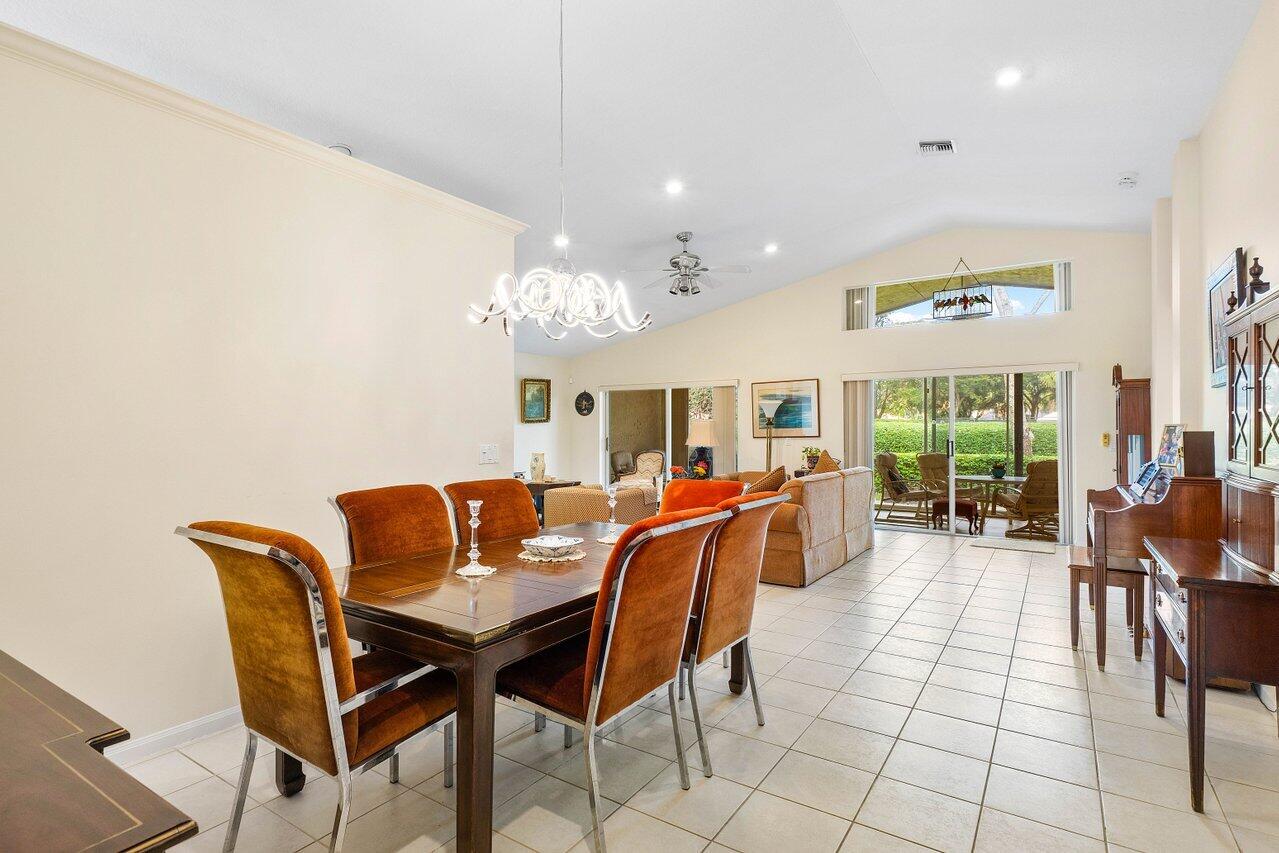 6821 Castlemaine Avenue