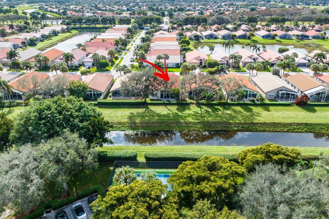 6821 Castlemaine Avenue