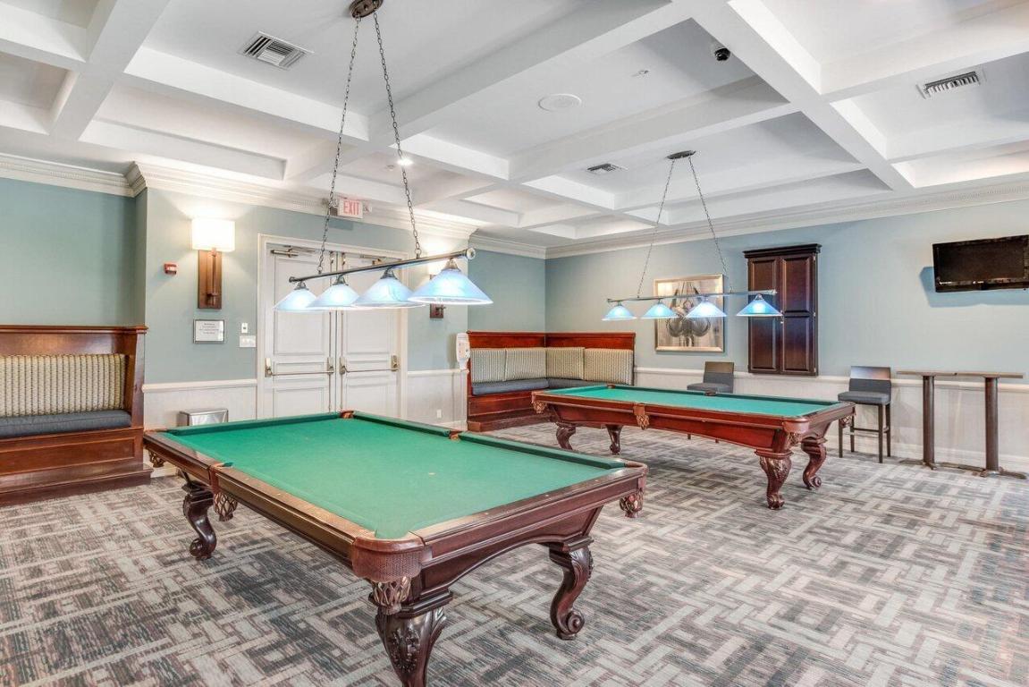 6821 Castlemaine Avenue