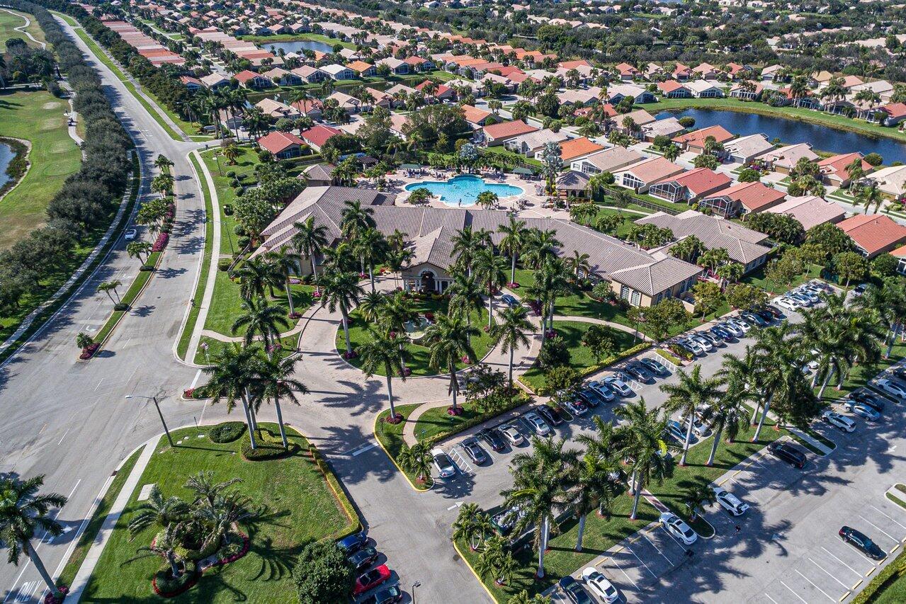 6821 Castlemaine Avenue