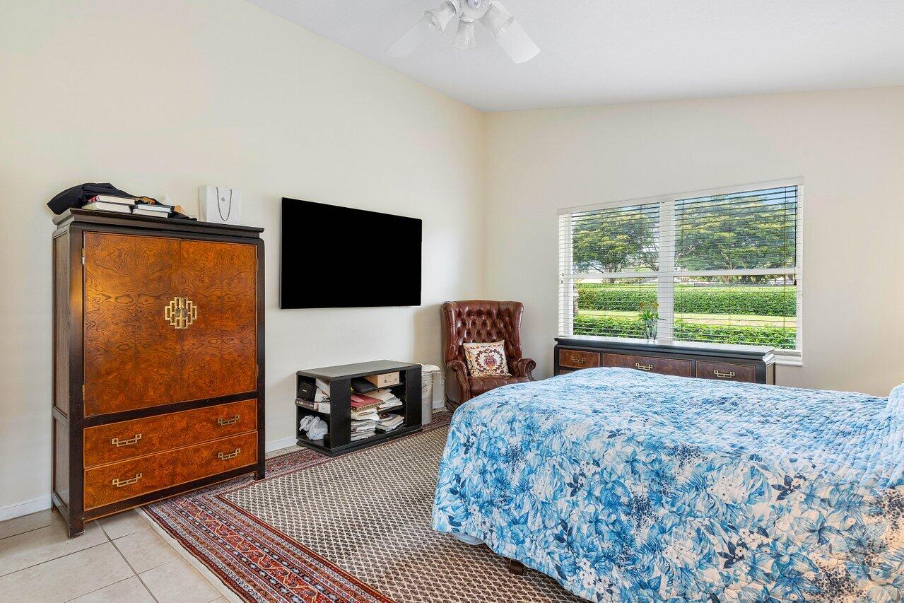 6821 Castlemaine Avenue