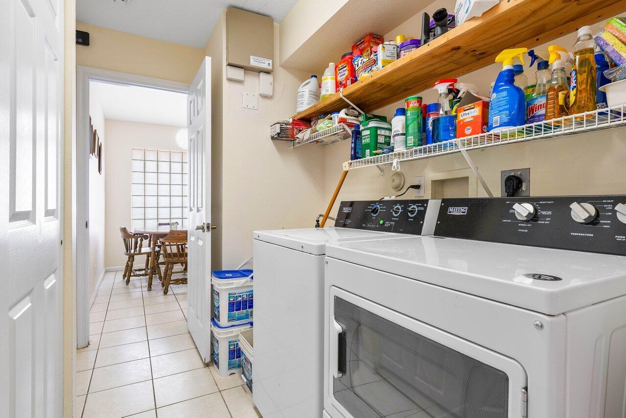 6821 Castlemaine Avenue