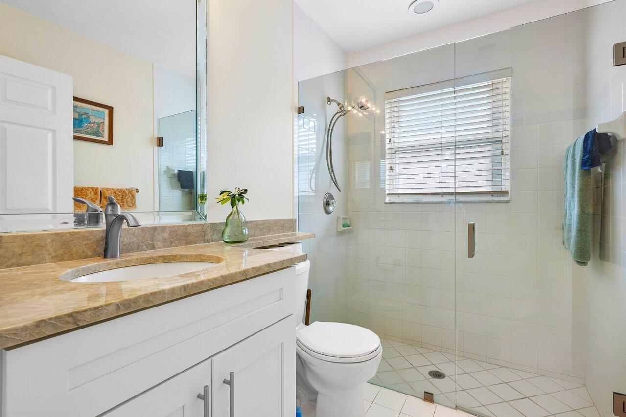 6821 Castlemaine Avenue