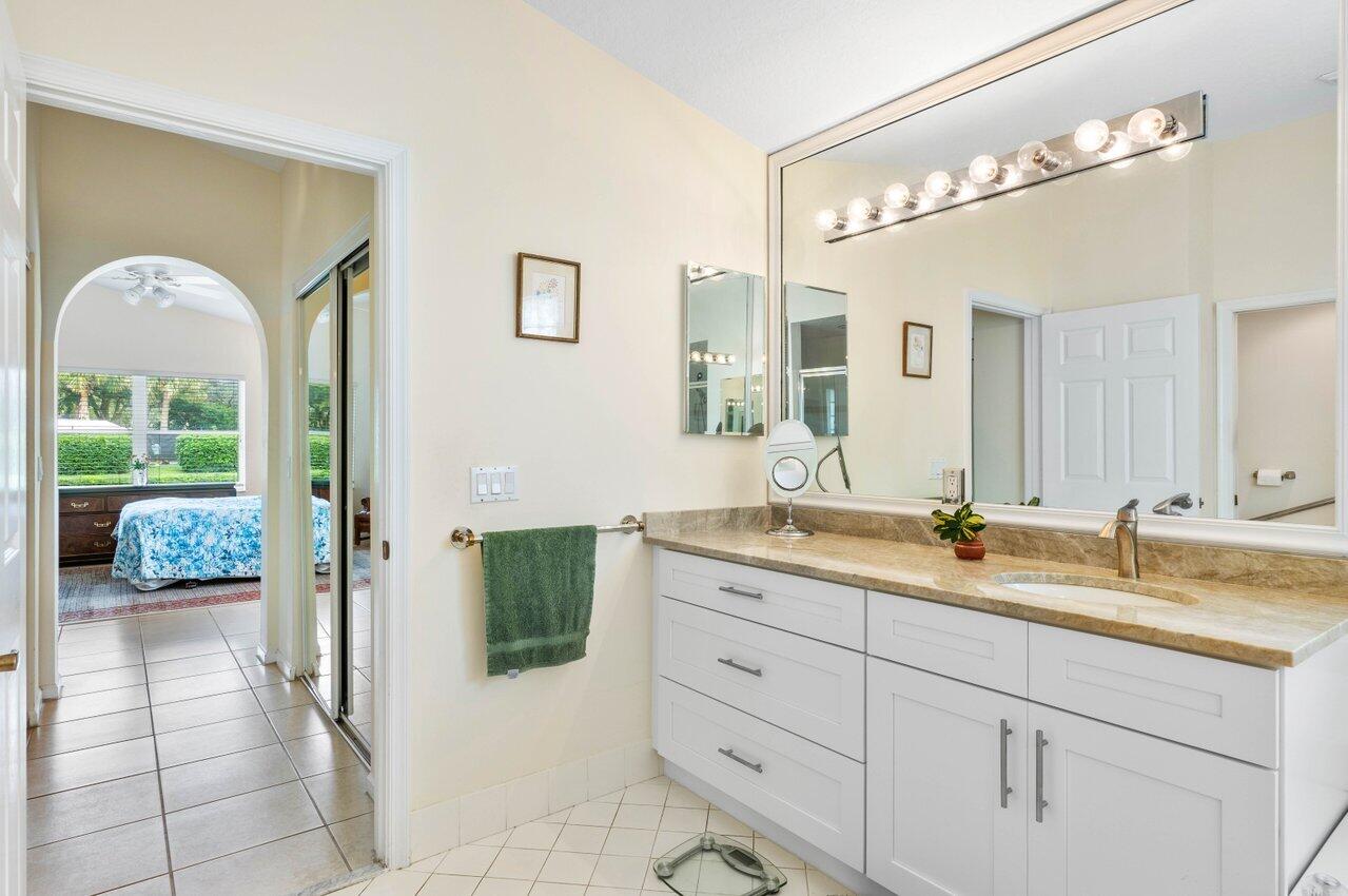 6821 Castlemaine Avenue