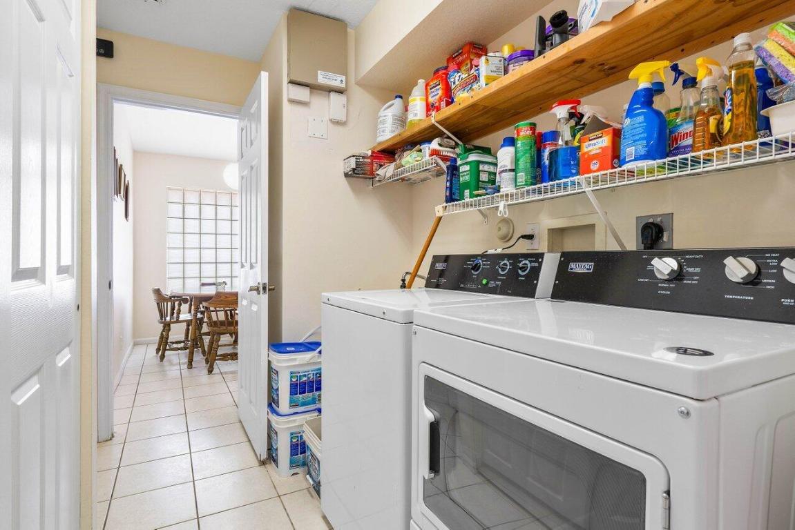 6821 Castlemaine Avenue