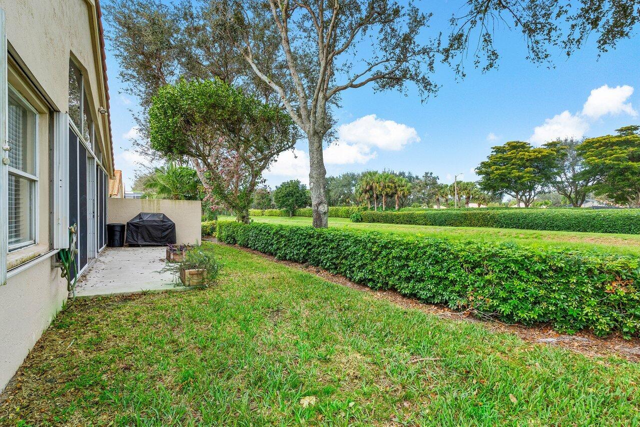 6821 Castlemaine Avenue