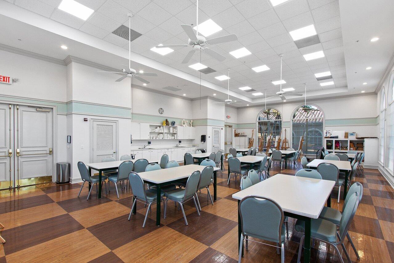 6821 Castlemaine Avenue