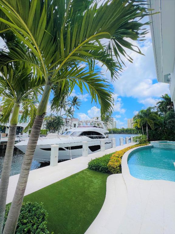 863 Enfield Street, Boca Raton