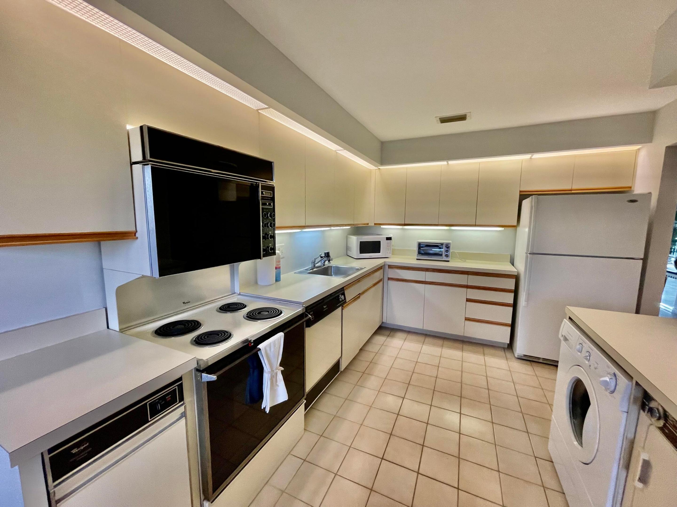 61 Eastgate Drive Unit: E