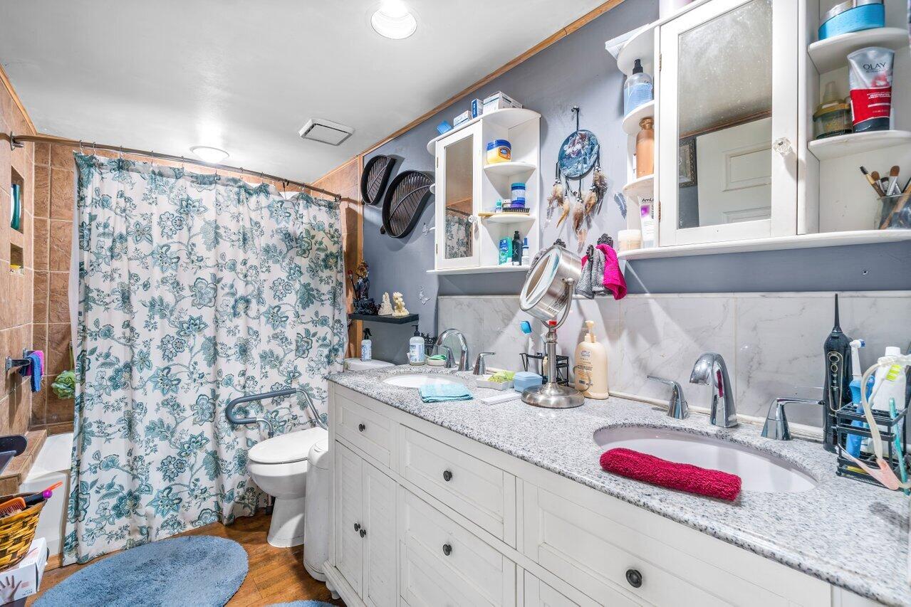 6045 Lace Wood Circle Unit: 6045