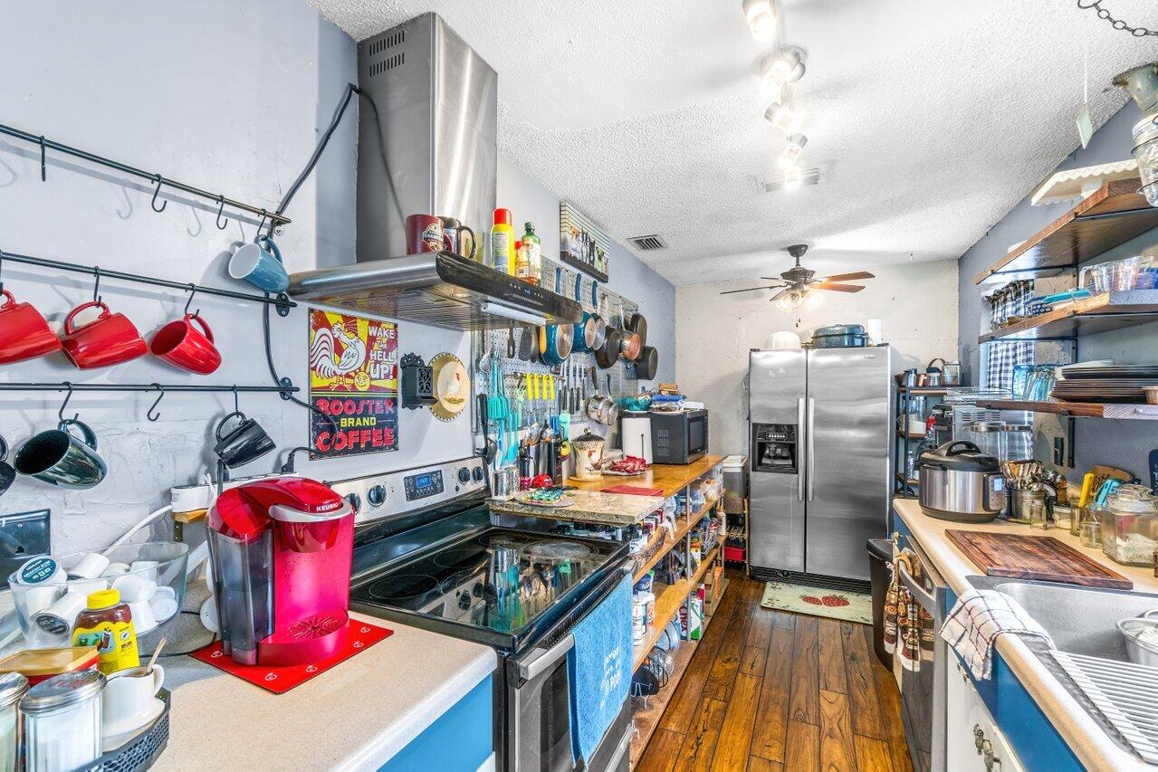 6045 Lace Wood Circle Unit: 6045