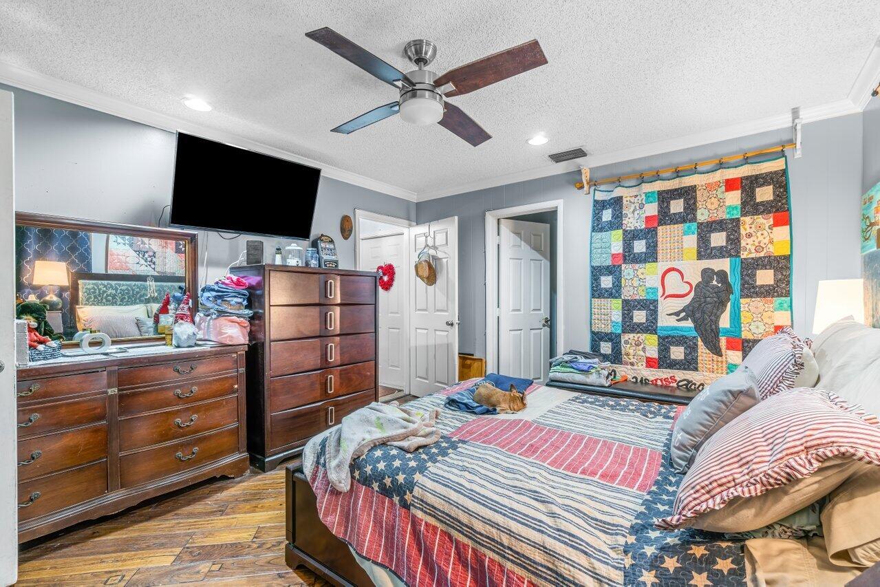 6045 Lace Wood Circle Unit: 6045