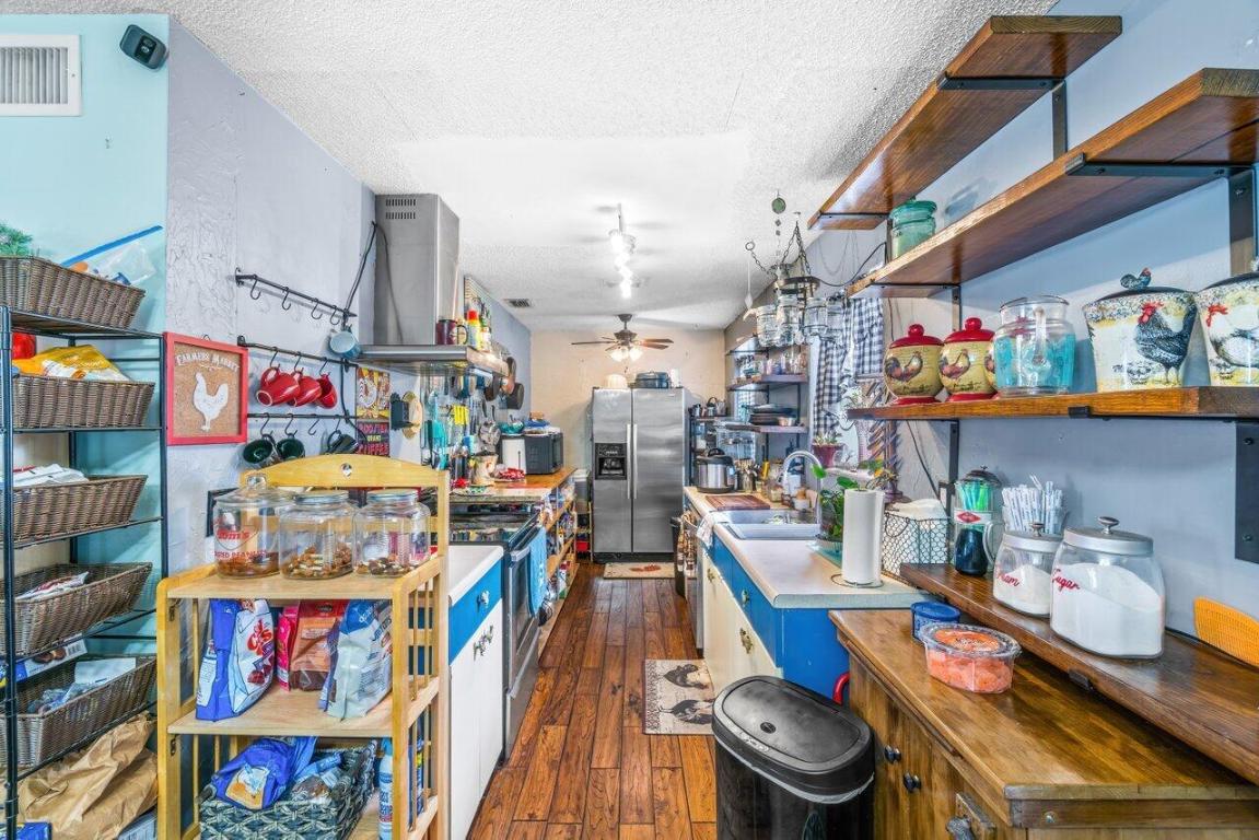 6045 Lace Wood Circle Unit: 6045