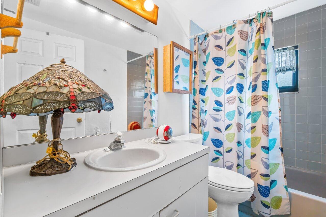 6045 Lace Wood Circle Unit: 6045