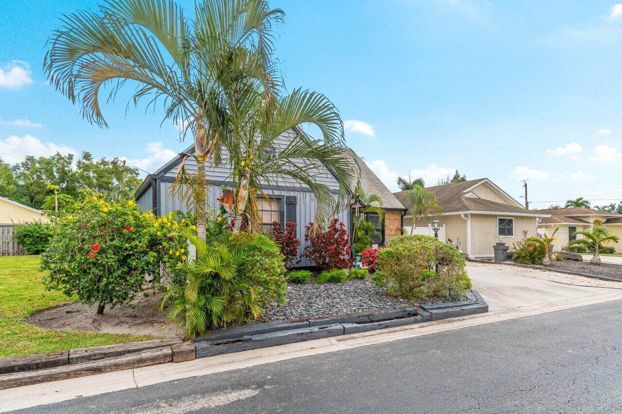 6045 Lace Wood Circle Unit: 6045