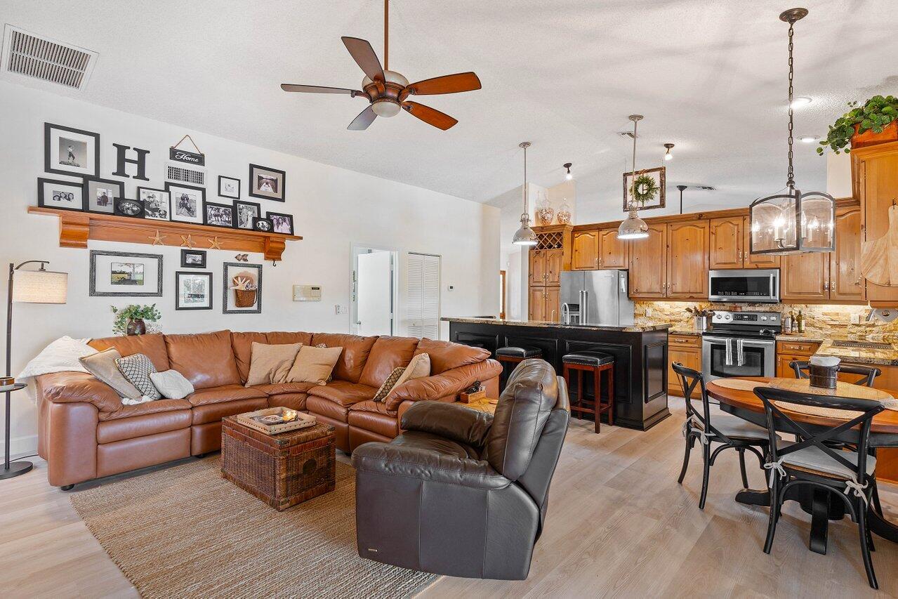 11440 Island Lakes Lane