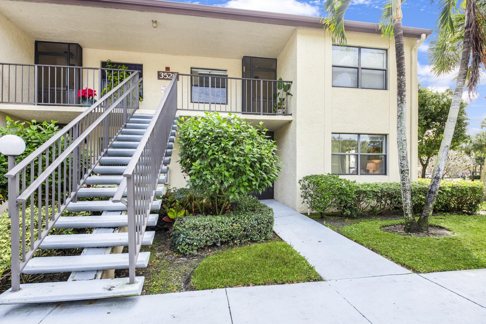 3528 Featherwood Drive 216, Lake Worth Unit: 216