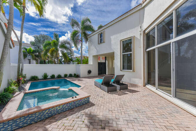 4303 NW 61st Lane