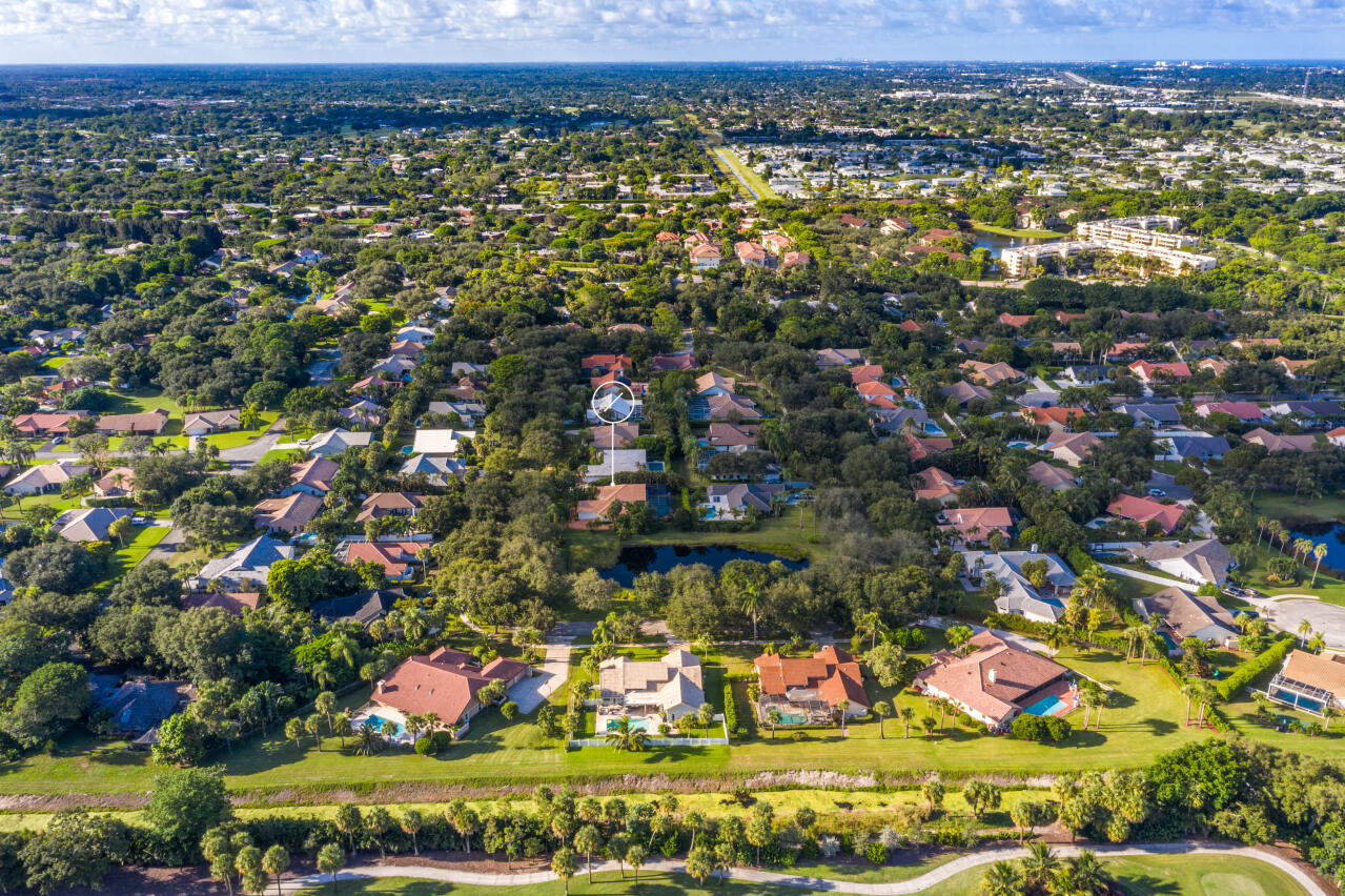 2225 Rabbit Hollowe Circle