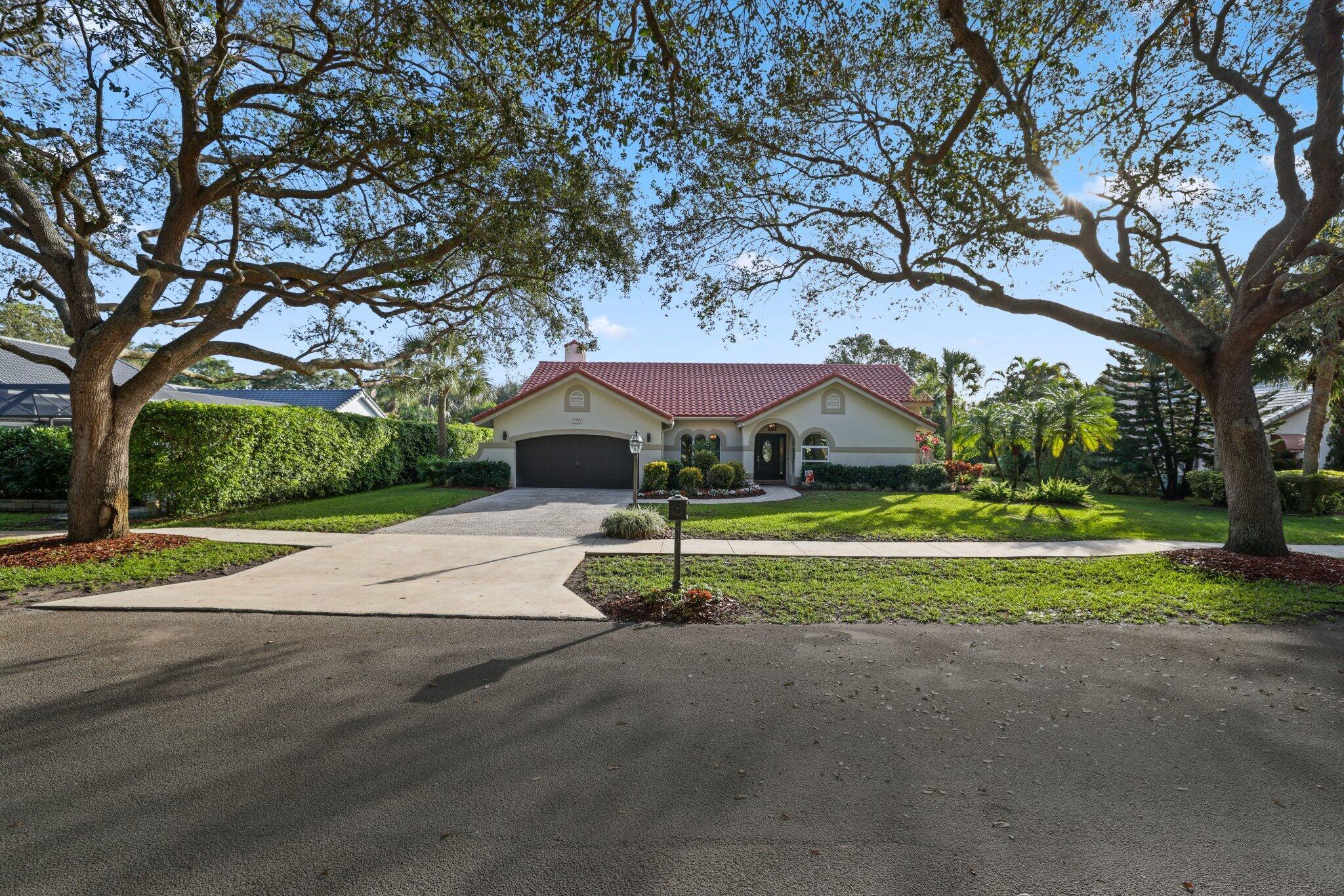 2225 Rabbit Hollowe Circle