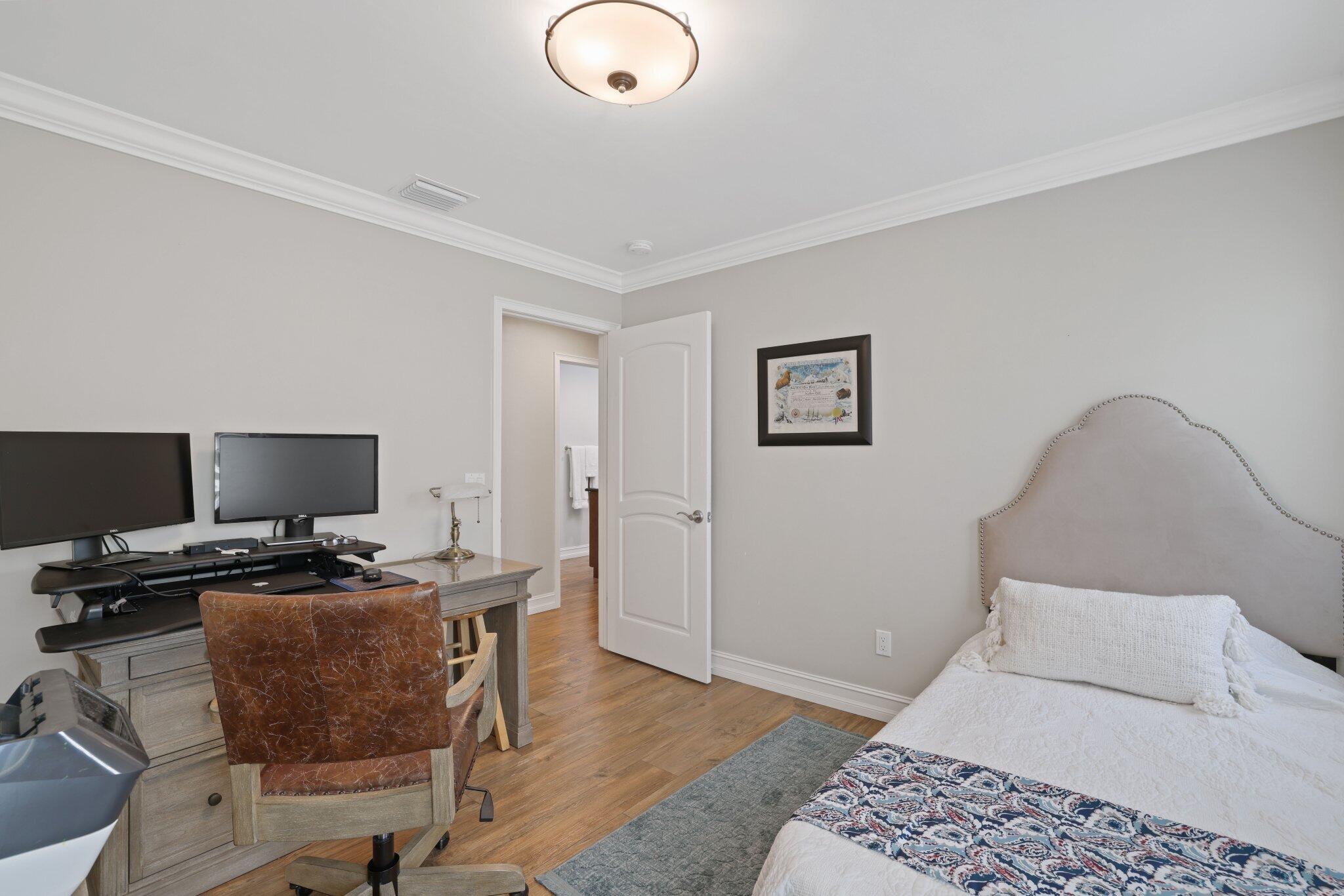 2225 Rabbit Hollowe Circle