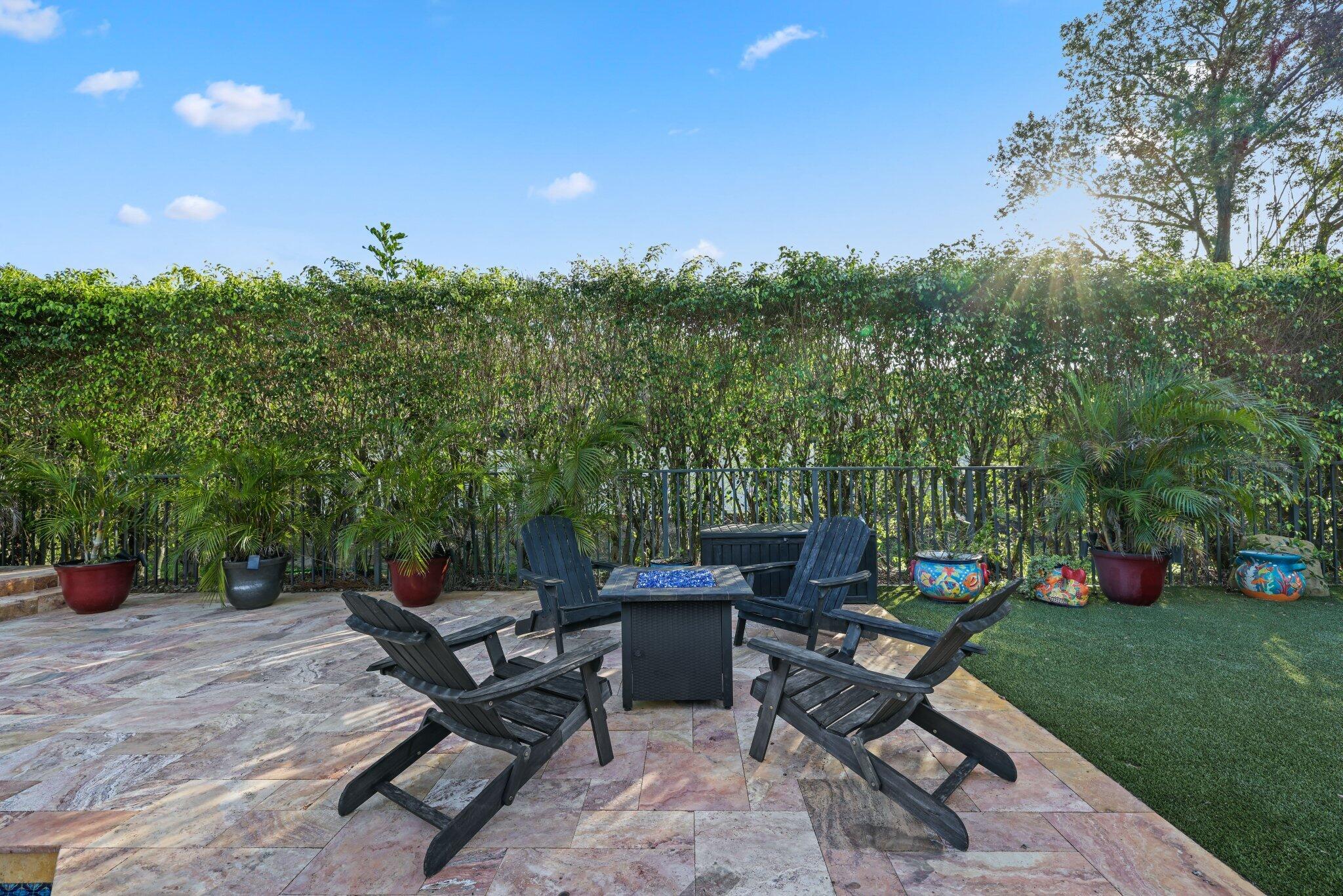 2225 Rabbit Hollowe Circle