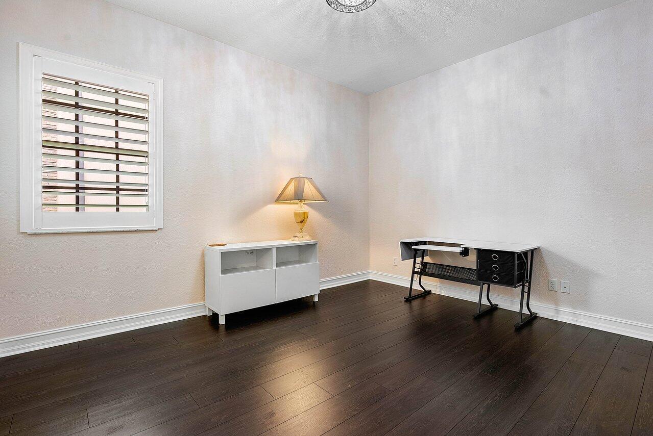 11025 Meridian Drive S