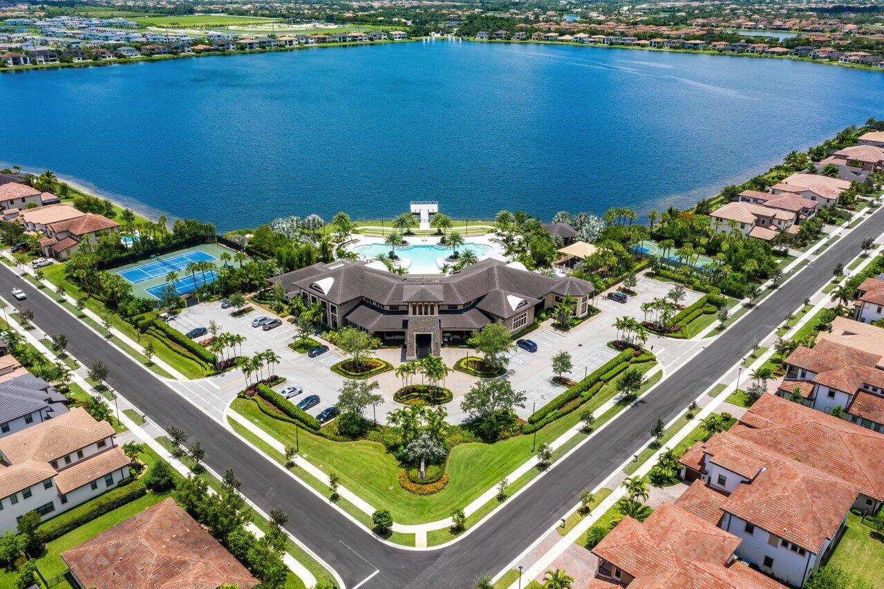 11025 Meridian Drive S