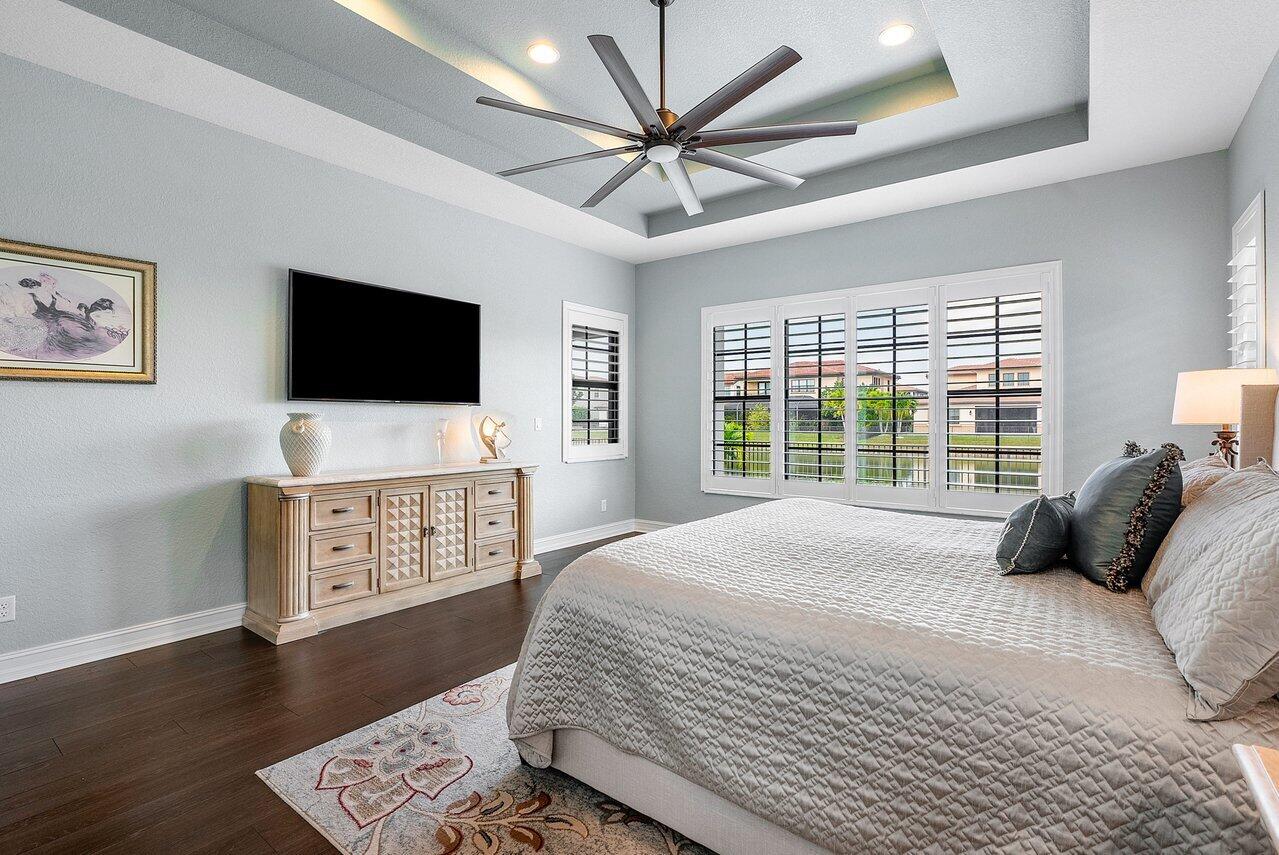 11025 Meridian Drive S