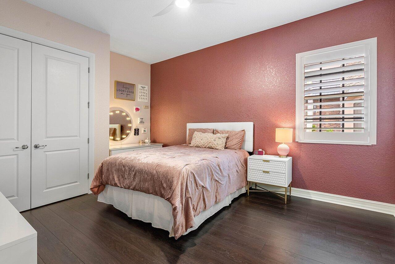 11025 Meridian Drive S