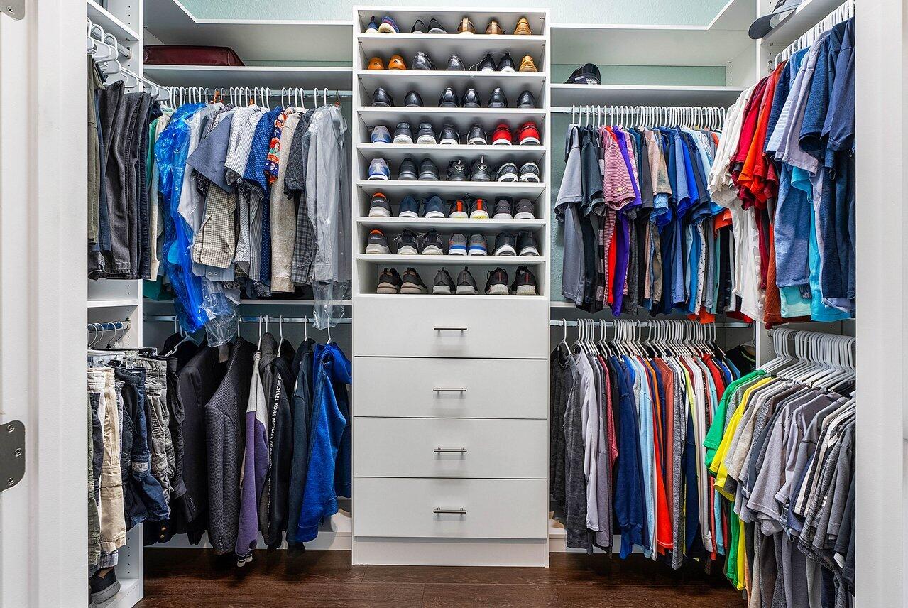 11025 Meridian Drive S