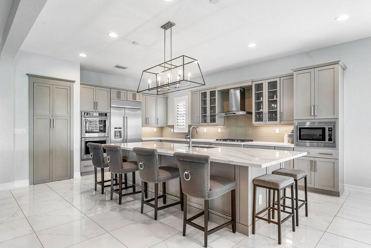 11025 Meridian Drive S