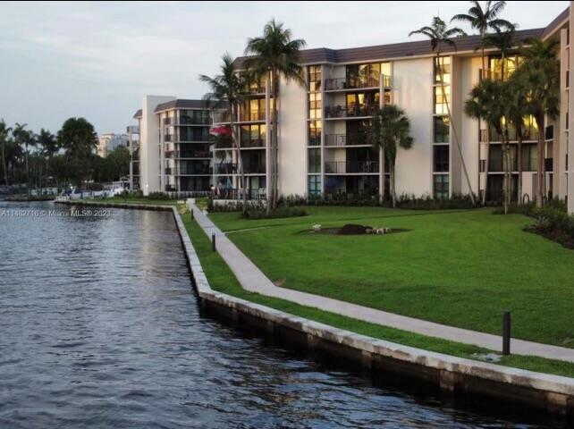 1000 River Reach Drive 115