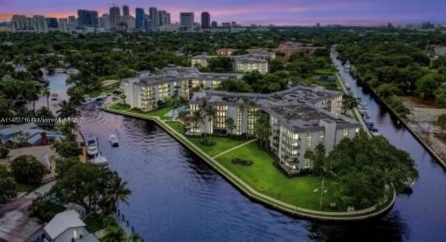 1000 River Reach Drive 115