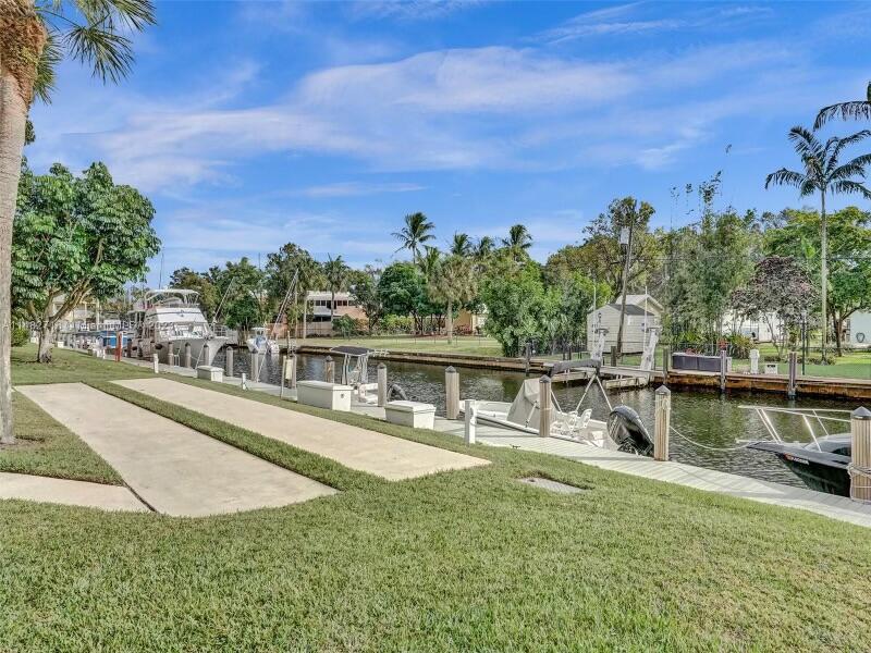 1000 River Reach Drive 115