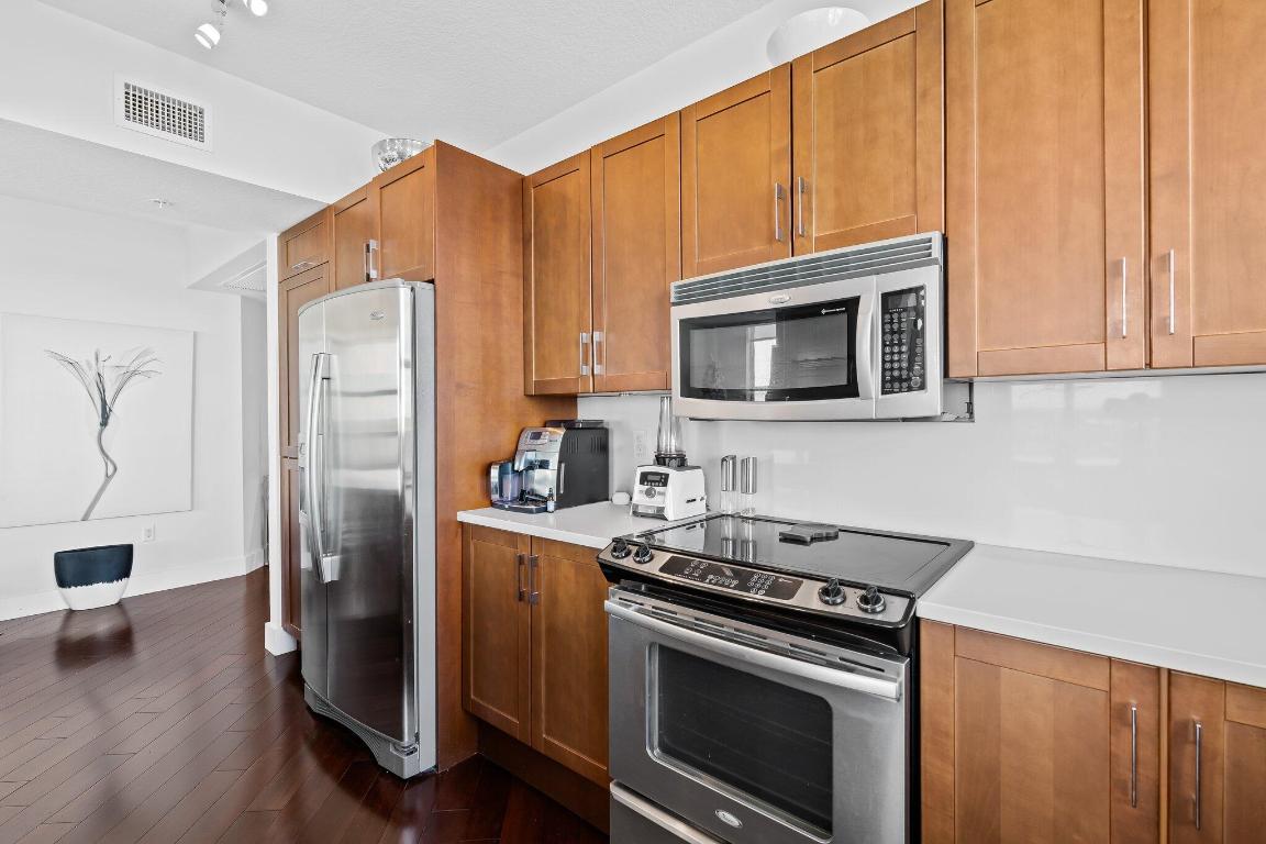 450 N Federal Highway Unit: 812