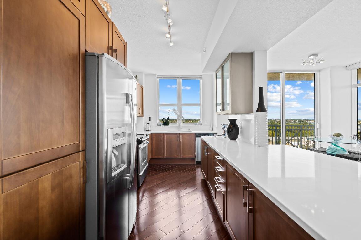 450 N Federal Highway Unit: 812