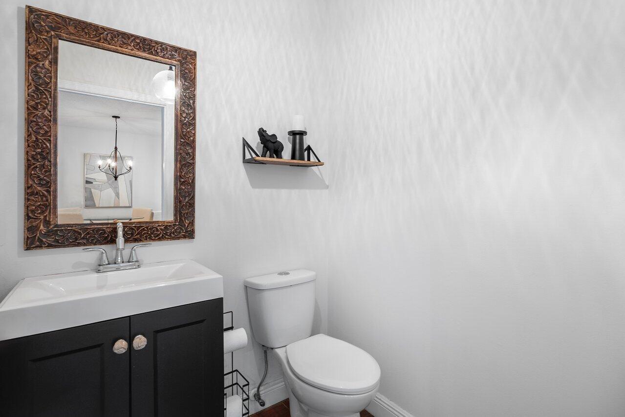 6823 Via Regina Unit: 0